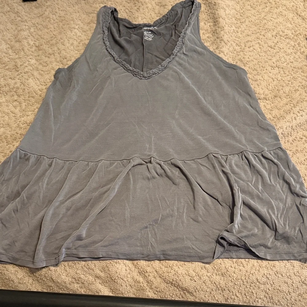 Tank Top Bundle - Picture 2 of 6